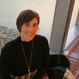 Meet your Posher, Lauren